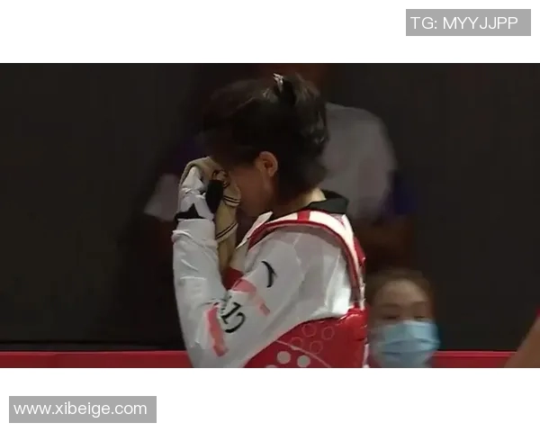 中国选手打破亚洲跳远纪录,教练当场落泪